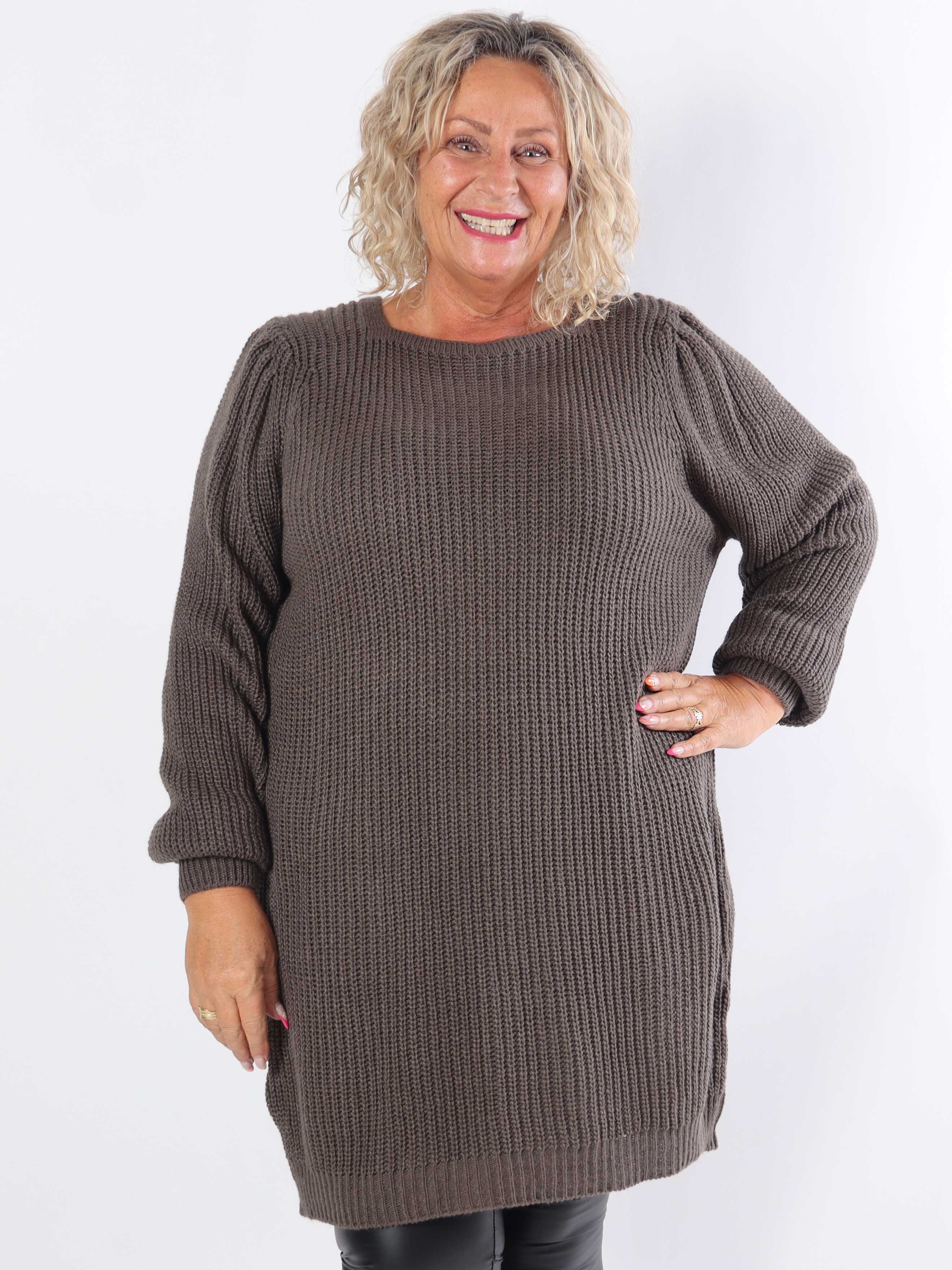 Dajana - Plus size strikkjole med ballonærmer